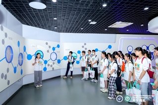 地址:上海市梅陇路130号