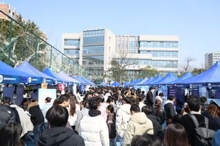 地址:上海市梅陇路130号